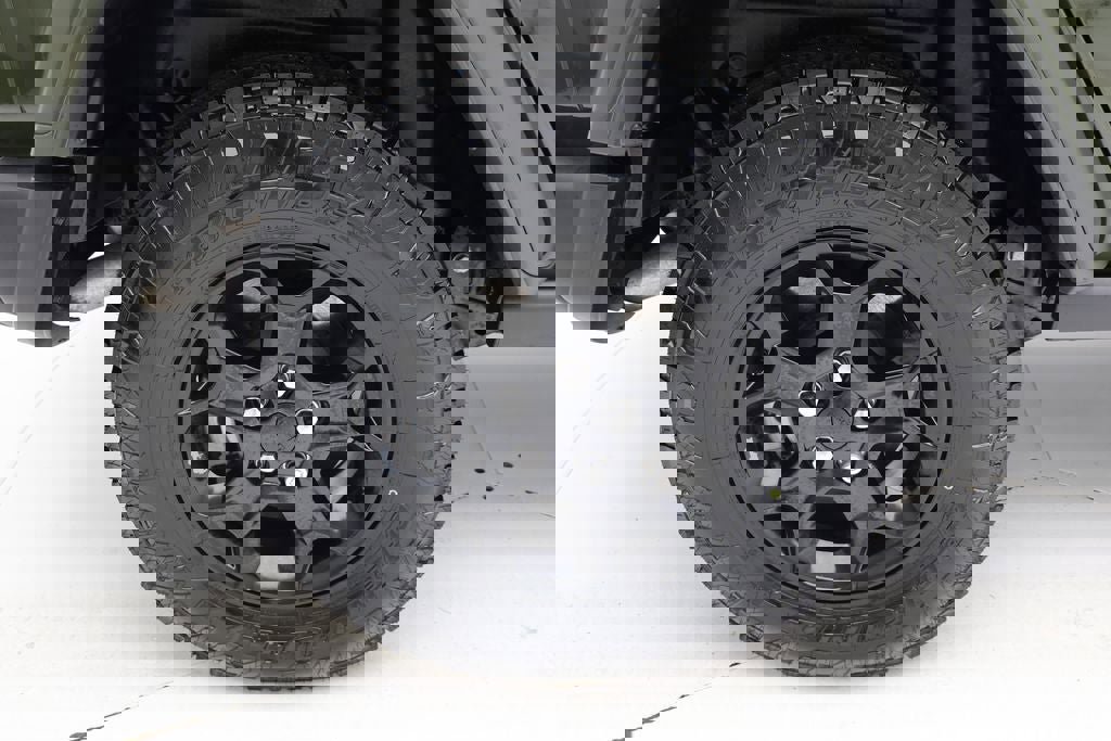 Used 2023 Jeep Wrangler Unlimited w/ Cold Weather Group image 10