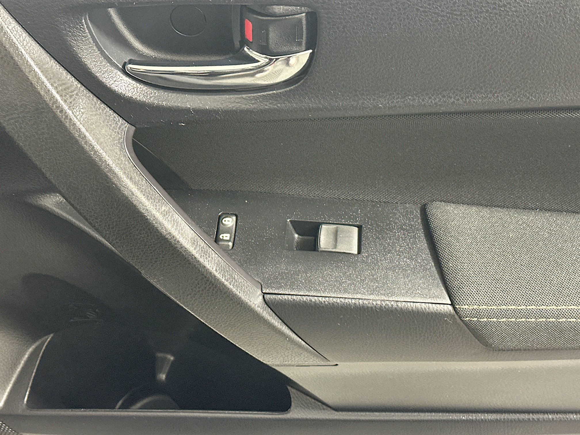 Used 2019 Toyota Corolla LE FWD image 28
