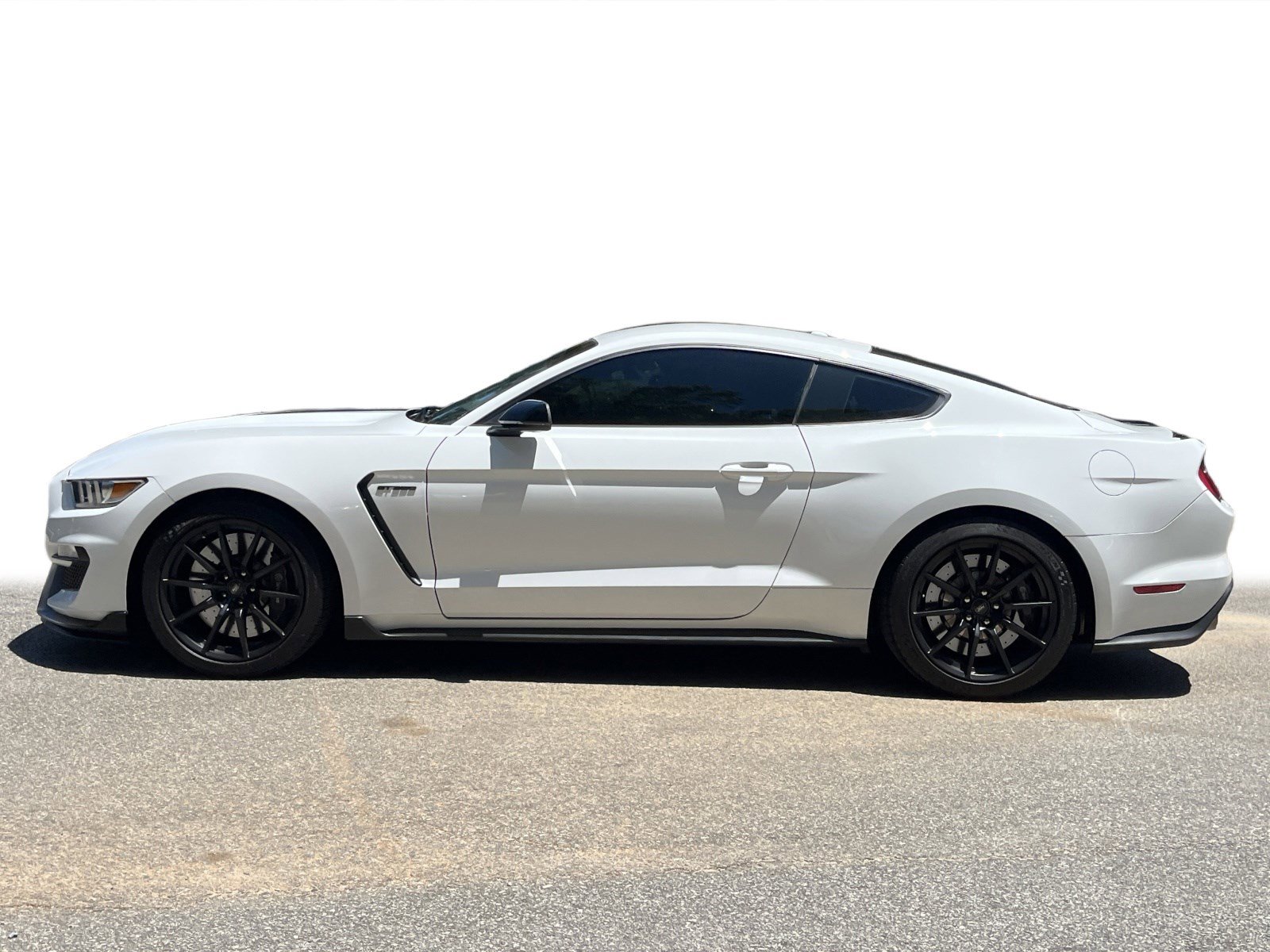 Used 2017 Ford Mustang Shelby GT350 w/ Electronics Package RWD image 16