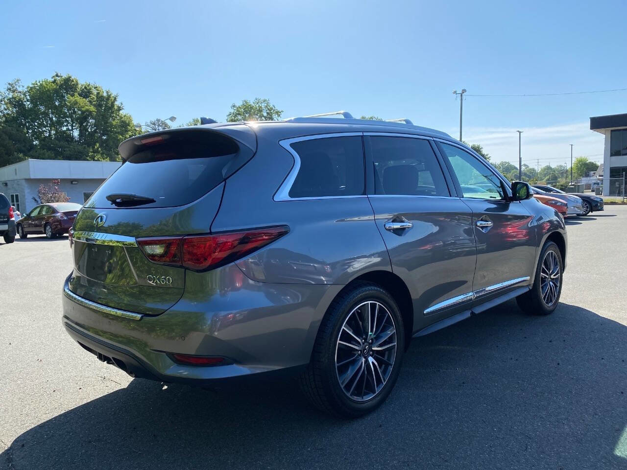 Used 2018 INFINITI QX60 Luxe w/ Deluxe Technology Package AWD/4WD image 4