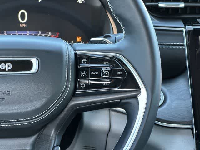Used 2021 Jeep Grand Cherokee L Overland w/ Luxury Tech Group IV AWD/4WD image 10