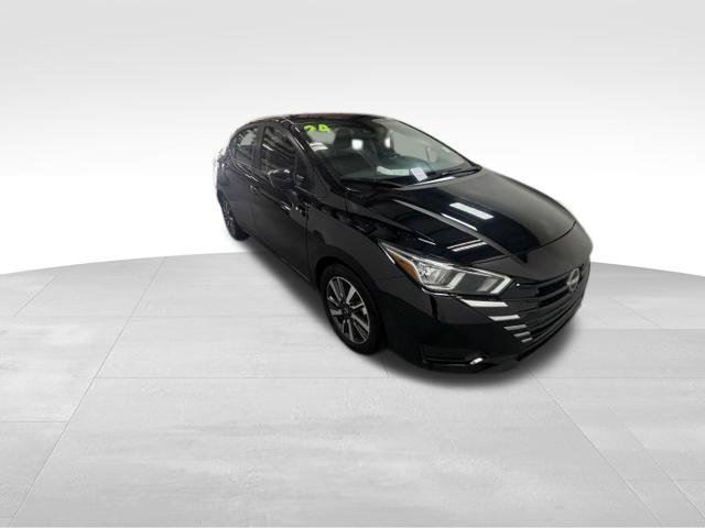 Used 2024 Nissan Versa SV FWD image 5