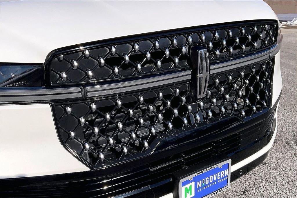 Used 2025 Lincoln Navigator Black Label image 34