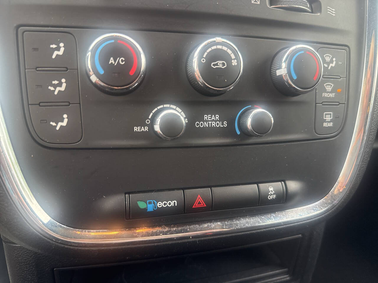 Used 2014 Dodge Grand Caravan SE FWD image 39