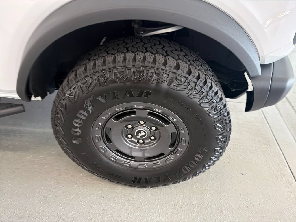 Used 2025 Ford Bronco Badlands AWD/4WD image 4