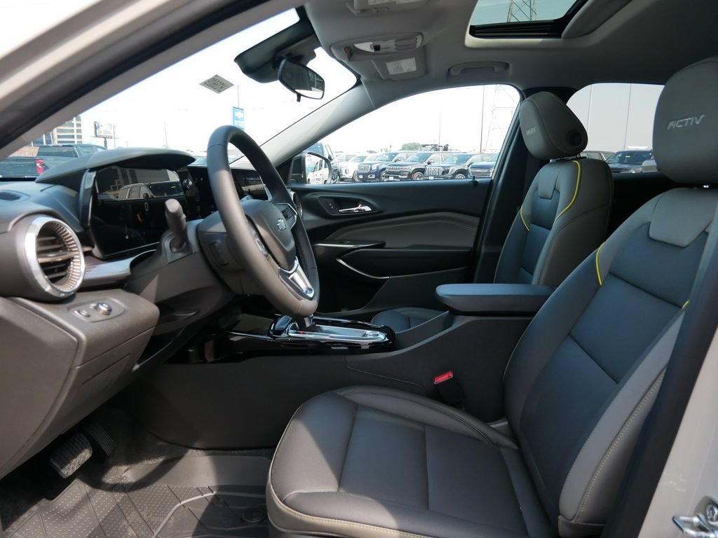 New 2026 Chevrolet Trax ACTIV w/ Sunroof Package FWD image 15