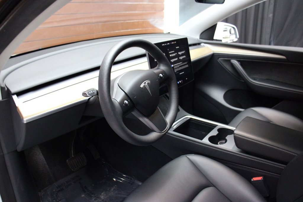 Used 2023 Tesla Model Y Long Range AWD/4WD image 27