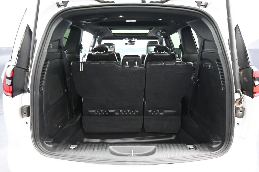 Used 2024 Chrysler Pacifica Limited w/ Uconnect Theater Family Group AWD/4WD image 33