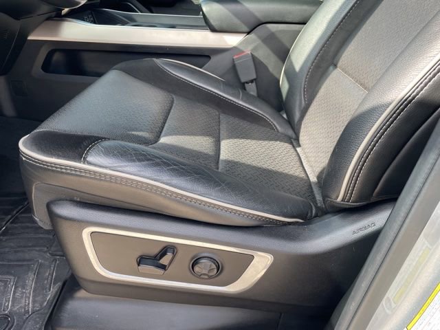 Used 2019 RAM 1500 Laramie w/ Sport Appearance Package AWD/4WD image 7