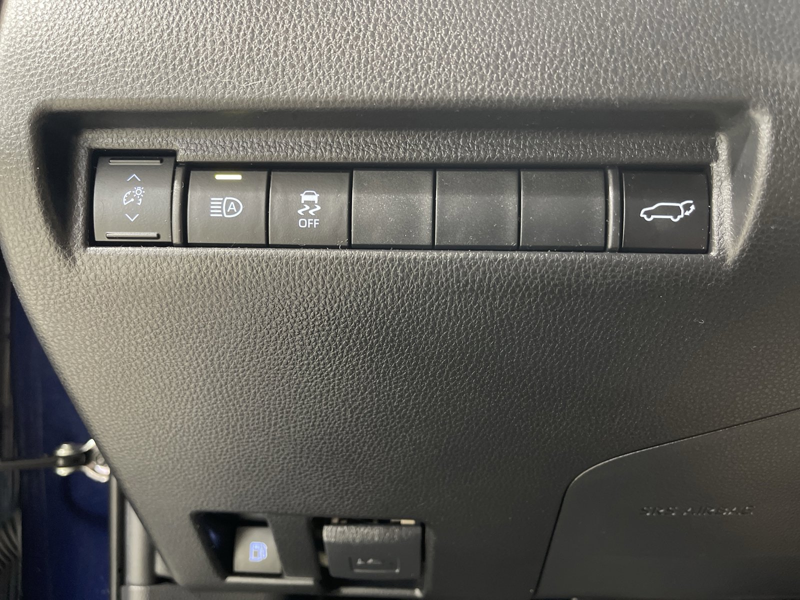 Used 2022 Toyota Venza XLE AWD/4WD image 30