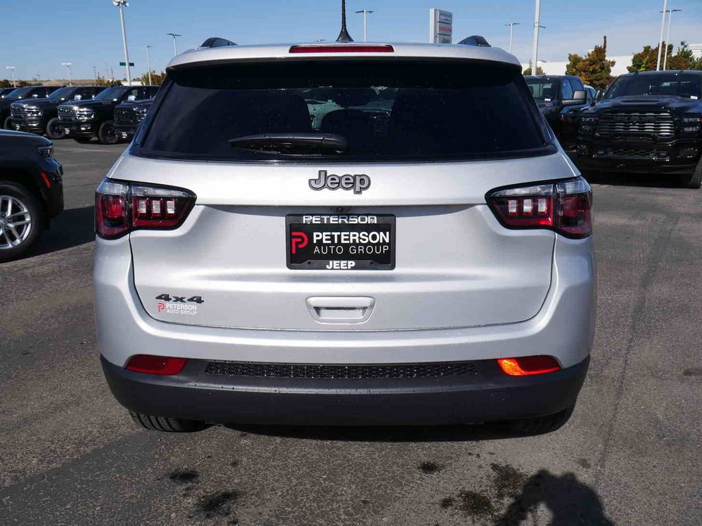 New 2026 Jeep Compass Latitude image 12