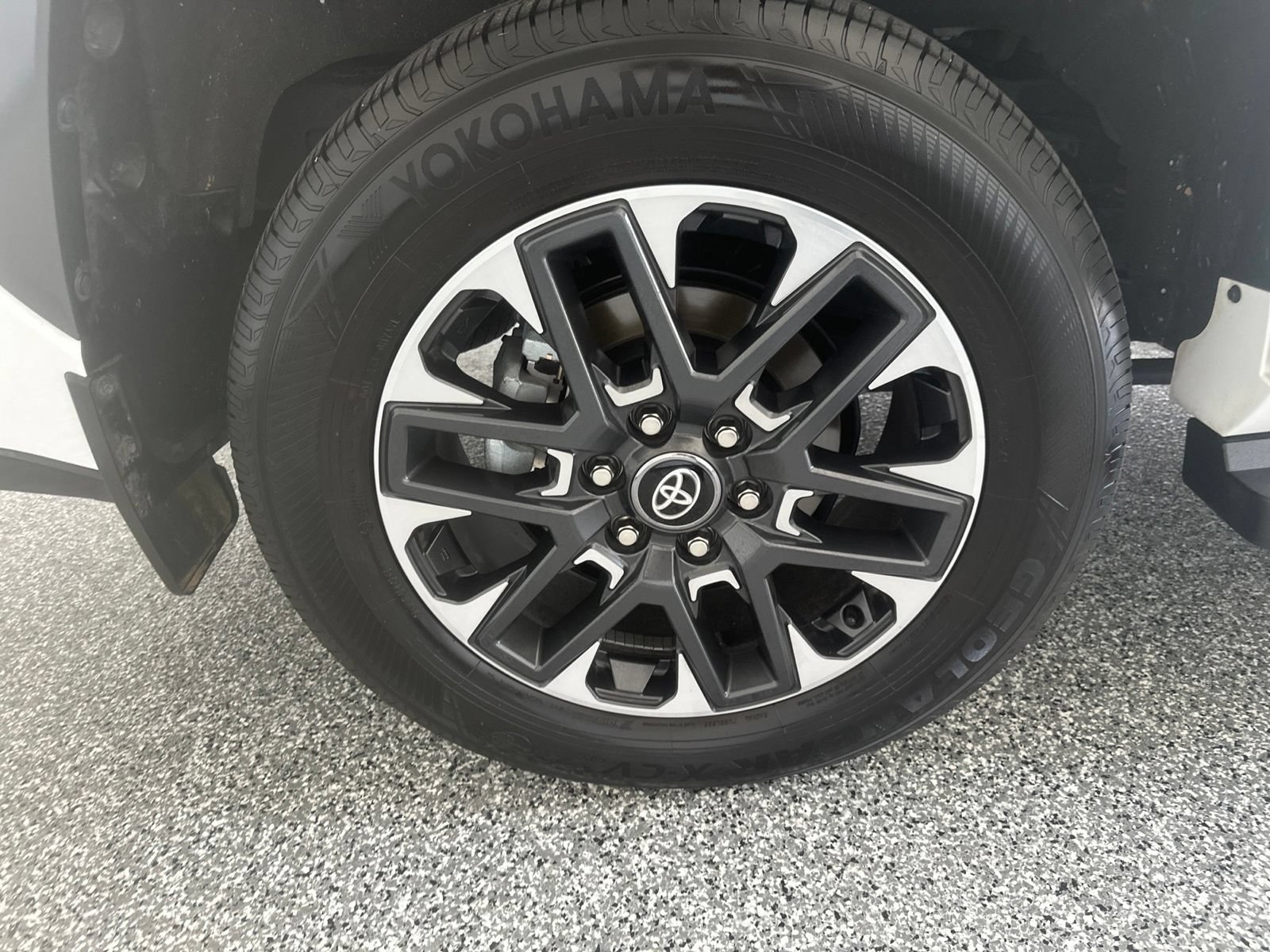 Used 2025 Toyota Sequoia Limited w/ Tow Technology Package AWD/4WD image 24