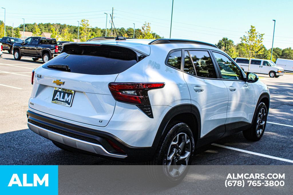 Used 2025 Chevrolet Trax LT FWD image 5