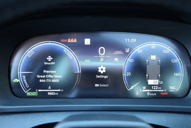 Certified 2025 Toyota Crown Signia w/ Advanced Technology Package AWD/4WD image 15