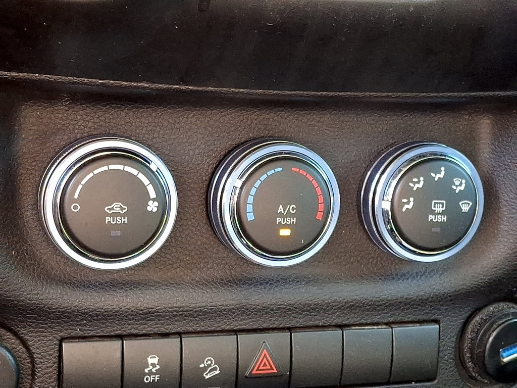 Used 2018 Jeep Wrangler Sport AWD/4WD image 18
