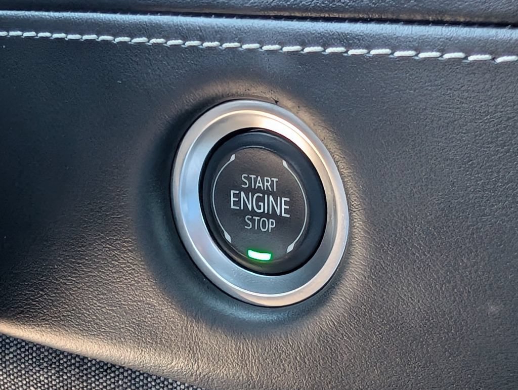 Certified 2025 Cadillac Escalade V AWD/4WD image 31