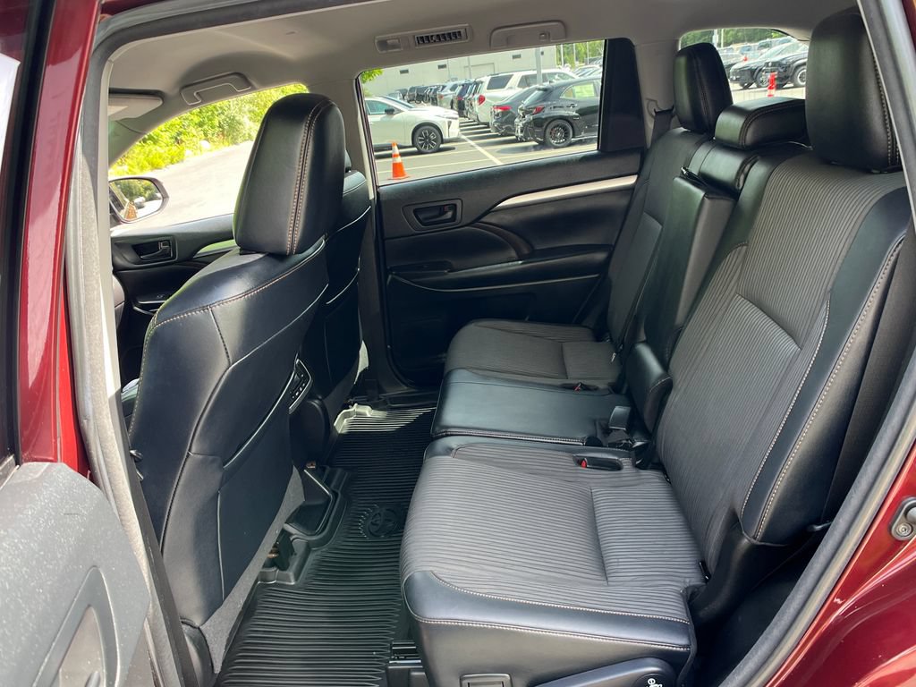Used 2018 Toyota Highlander Plus AWD/4WD image 20