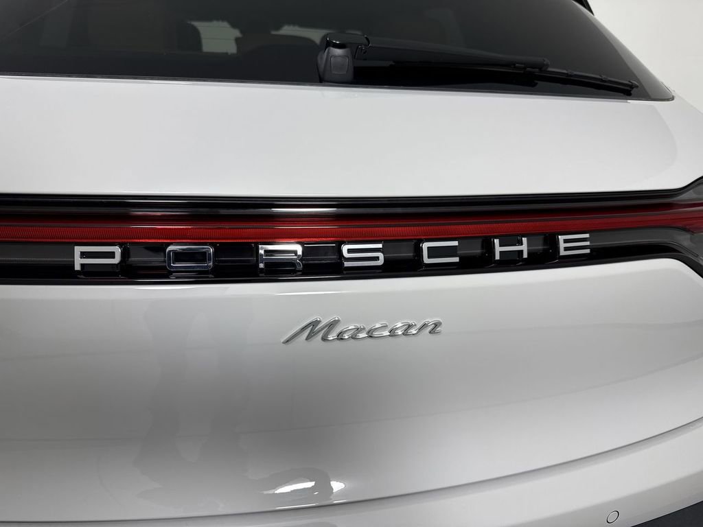 New 2026 Porsche Macan AWD/4WD image 19