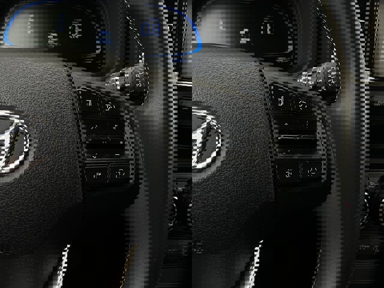 Used 2025 Hyundai Venue SEL image 35