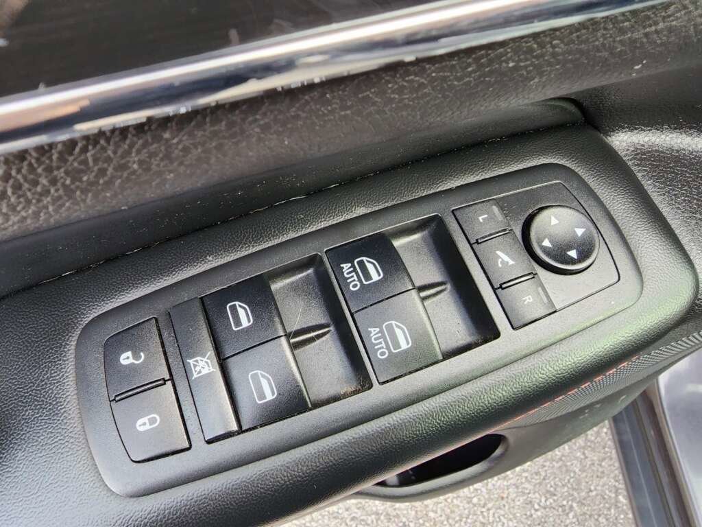 Used 2018 Jeep Grand Cherokee Trailhawk w/ Trailhawk Luxury Group image 24