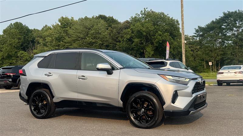 Used 2022 Toyota RAV4 SE w/ SE Grade Weather Package AWD/4WD image 7