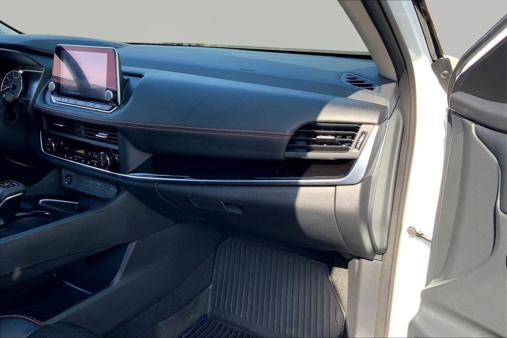 Used 2025 Nissan Rogue SV w/ Rock Creek Premium Package image 18