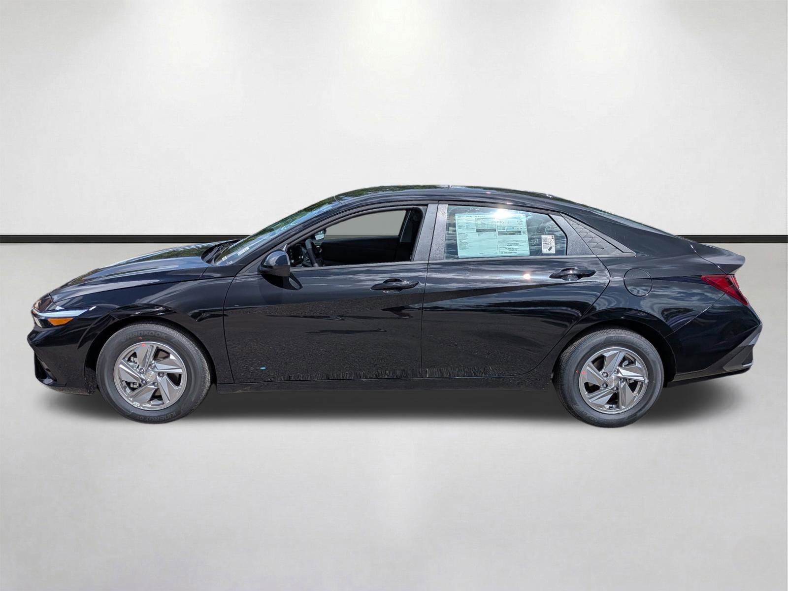 New 2026 Hyundai Elantra SE image 7