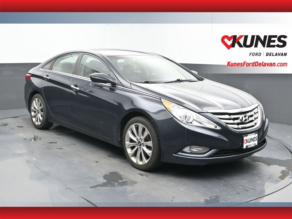 Used 2011 Hyundai Sonata SE FWD image 1