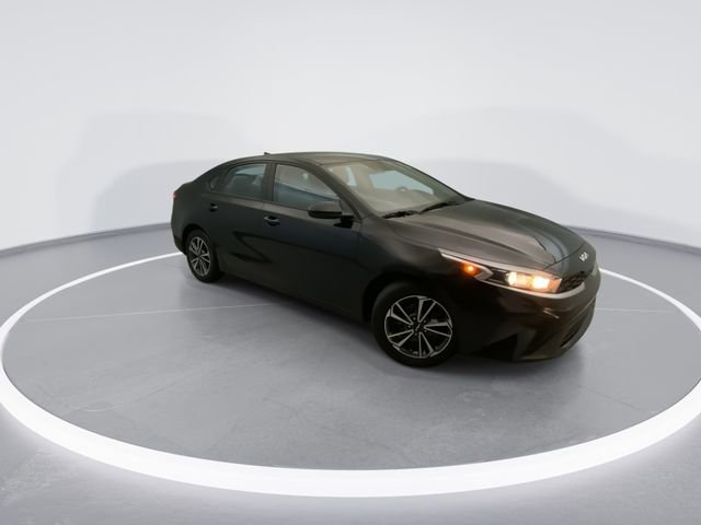 Used 2023 Kia Forte LXS image 8