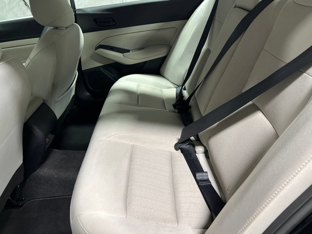 Used 2024 Nissan Altima 2.5 SV FWD image 17