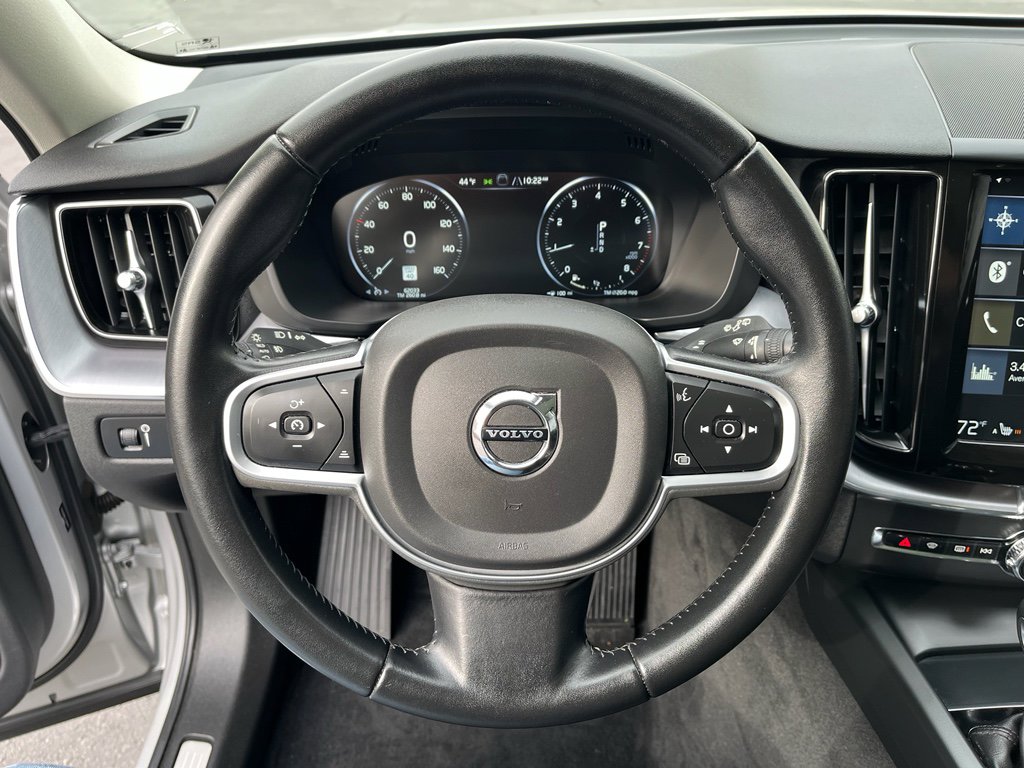 Used 2020 Volvo XC60 T6 Momentum image 18