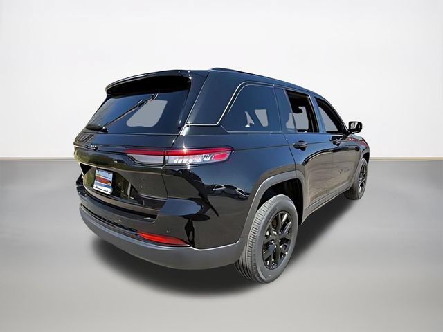 Used 2025 Jeep Grand Cherokee Altitude AWD/4WD image 3