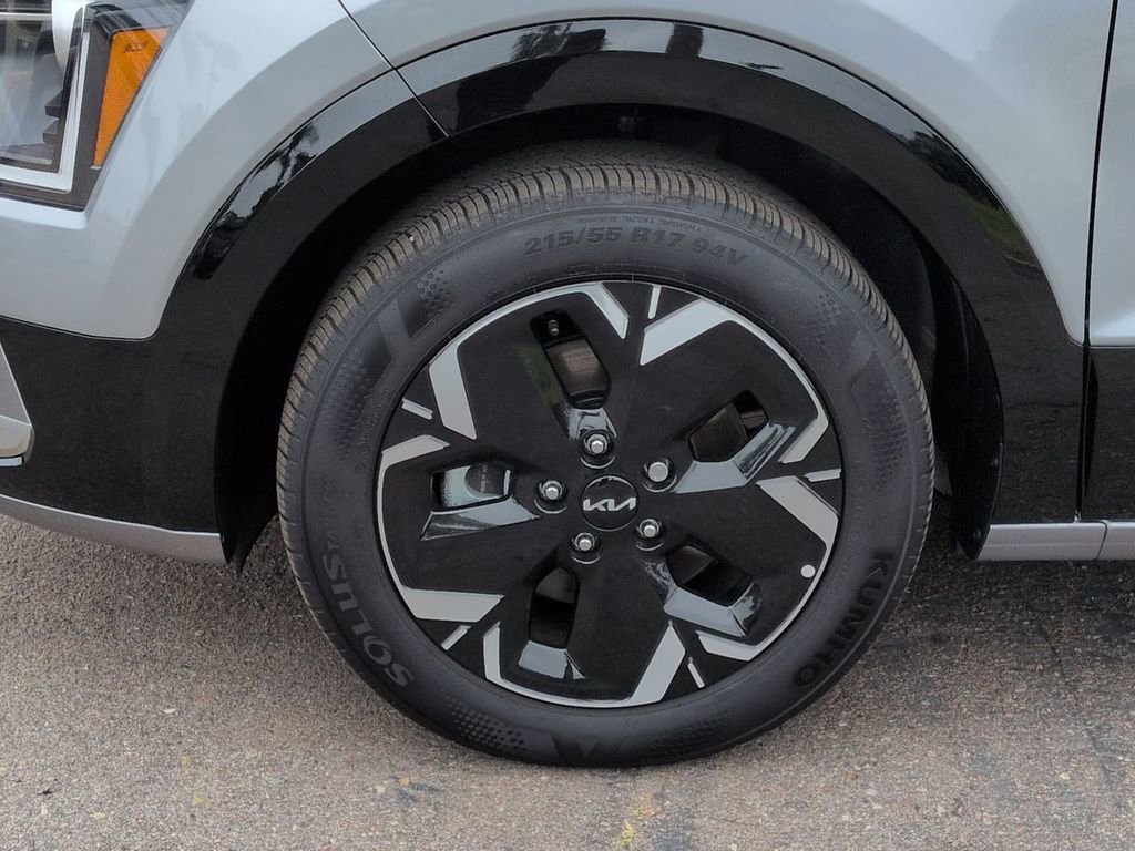 Certified 2025 Kia Niro Wind FWD image 34