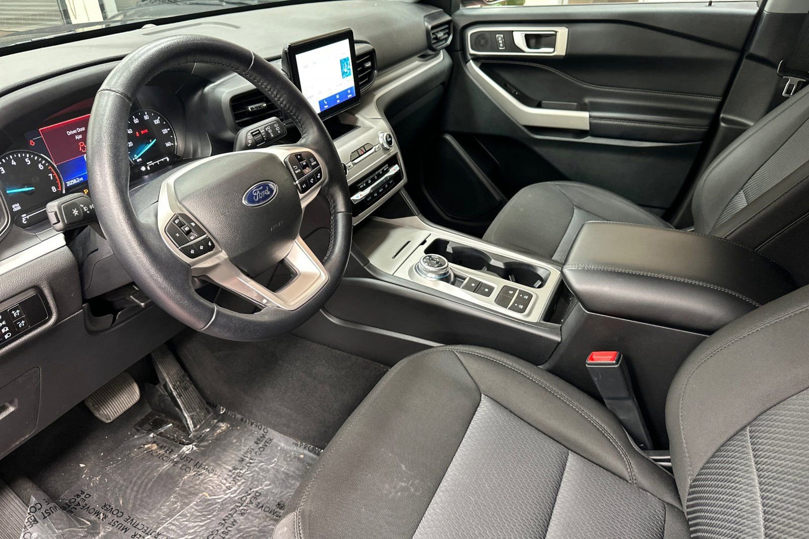 Used 2023 Ford Explorer XLT image 13