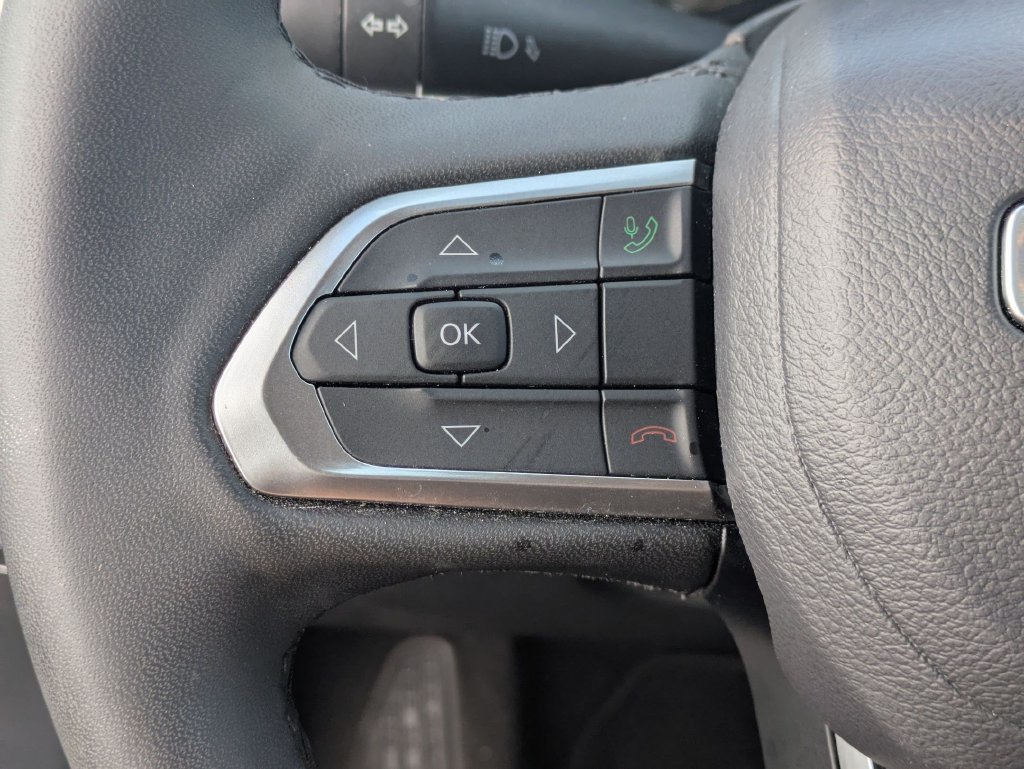 Used 2025 Jeep Compass Limited AWD/4WD image 18