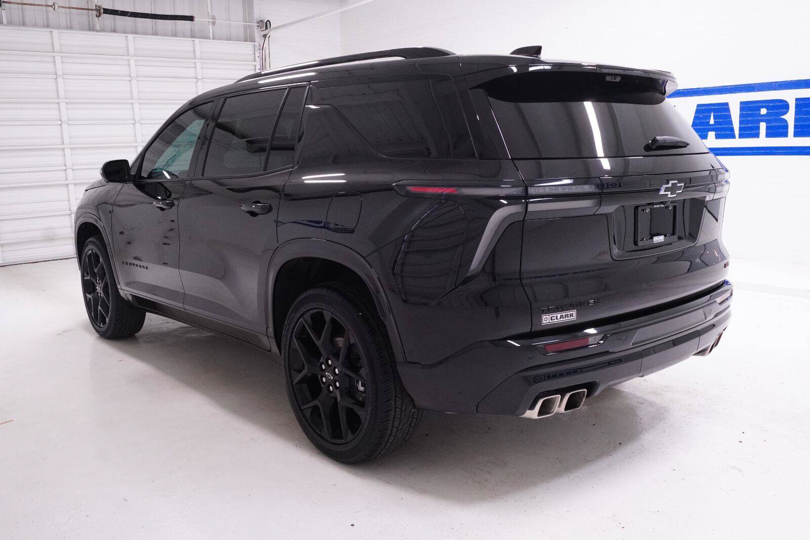 Used 2026 Chevrolet Traverse RS FWD image 41