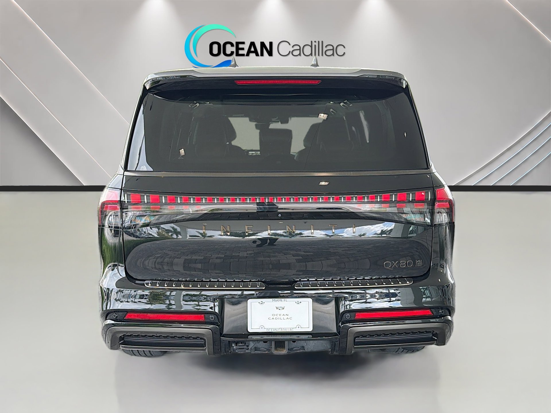 Used 2025 INFINITI QX80 Autograph w/ Autograph Exterior Package AWD/4WD image 4