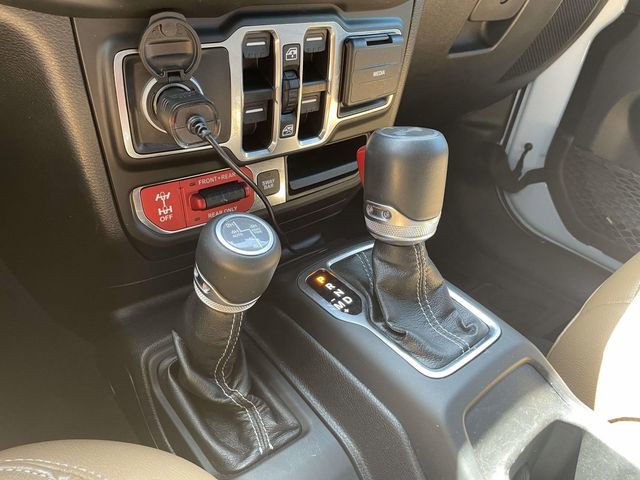 Used 2022 Jeep Wrangler Unlimited Rubicon 4xe AWD/4WD image 34