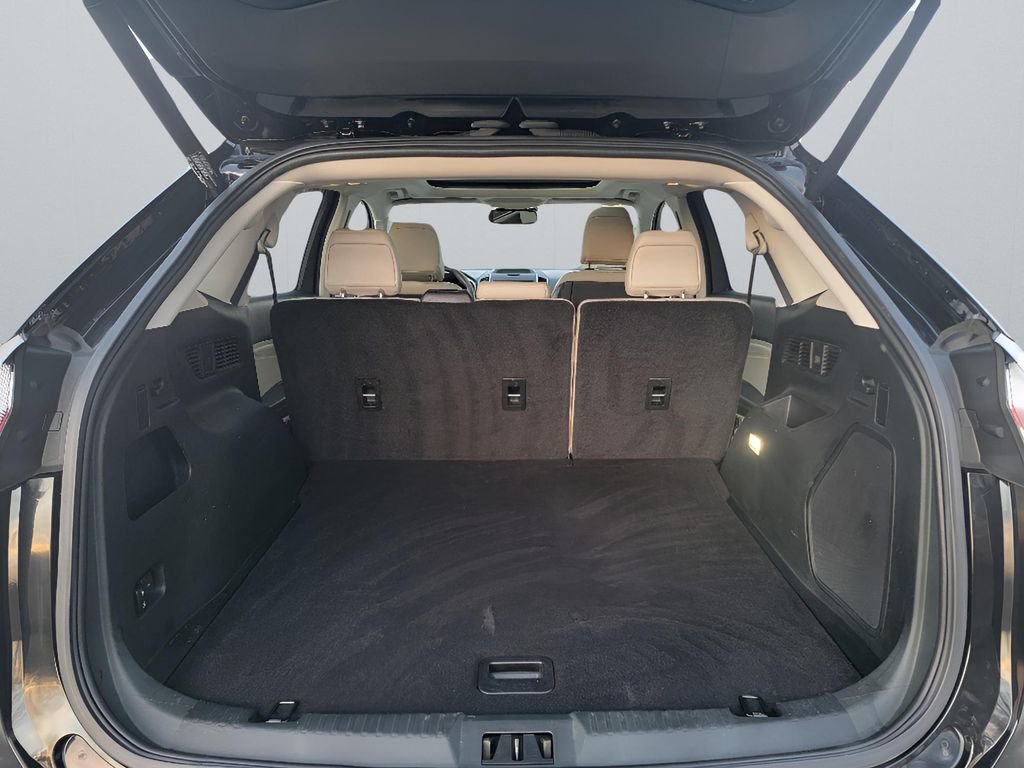 Used 2020 Ford Edge Titanium image 9