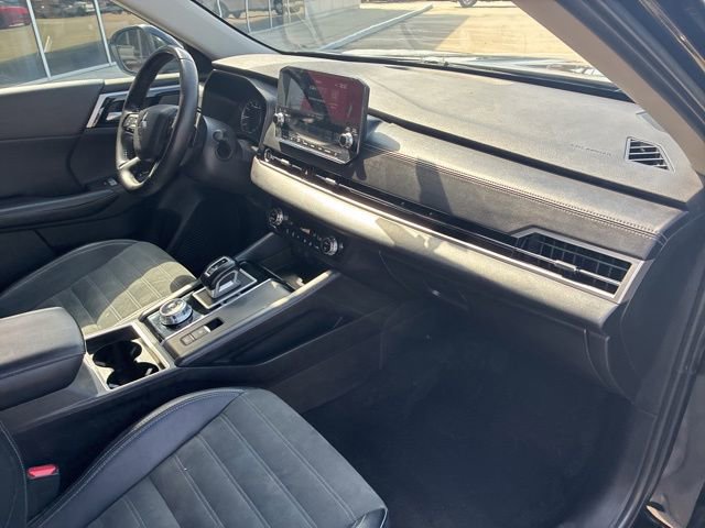 Used 2024 Mitsubishi Outlander SE FWD image 12