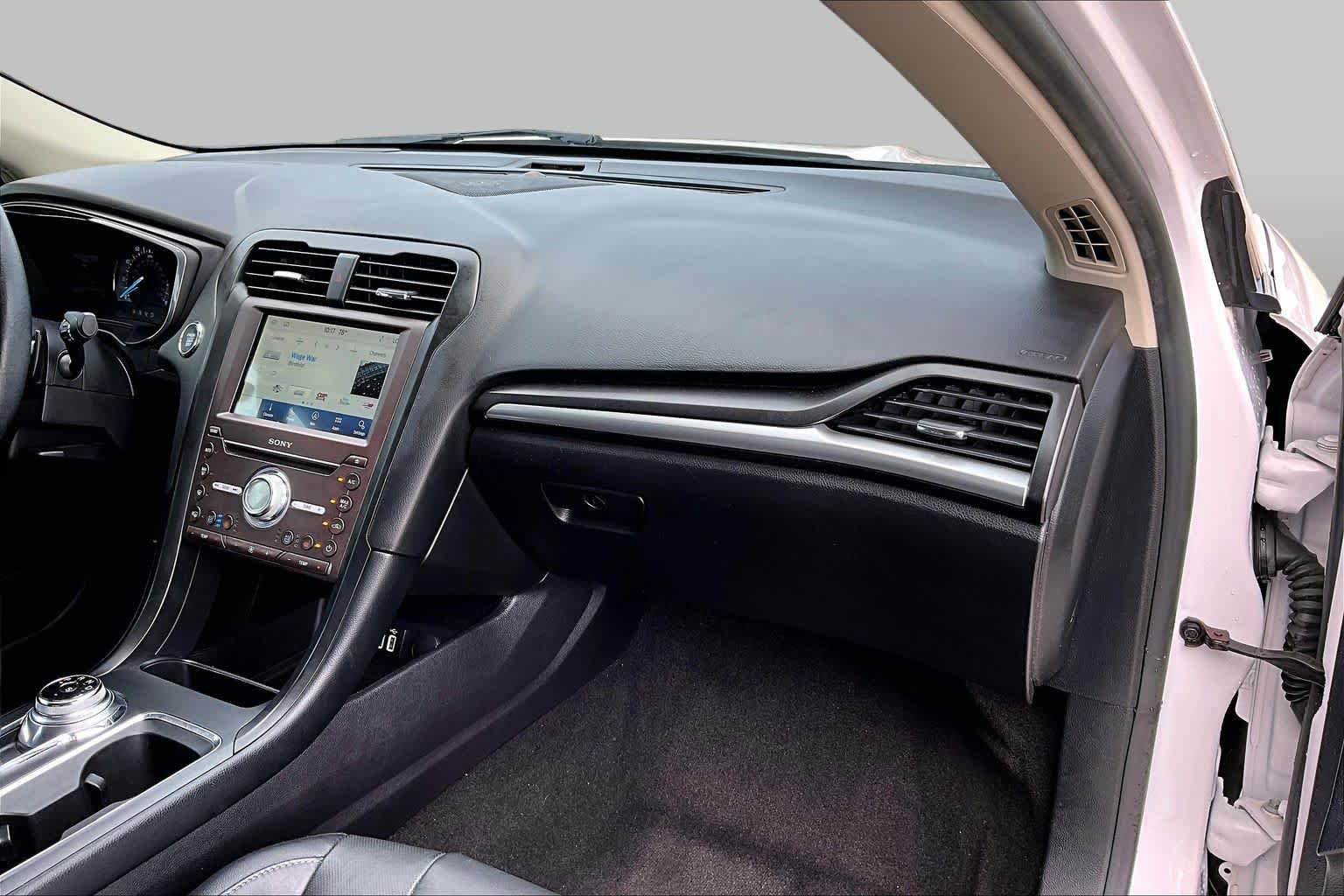 Used 2020 Ford Fusion Titanium FWD image 19