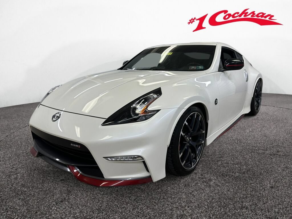 Used 2017 Nissan 370Z NISMO RWD image 24
