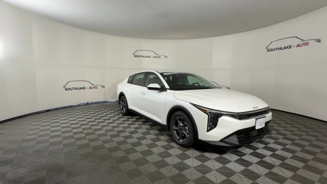 New 2026 Kia K4 FWD image 2