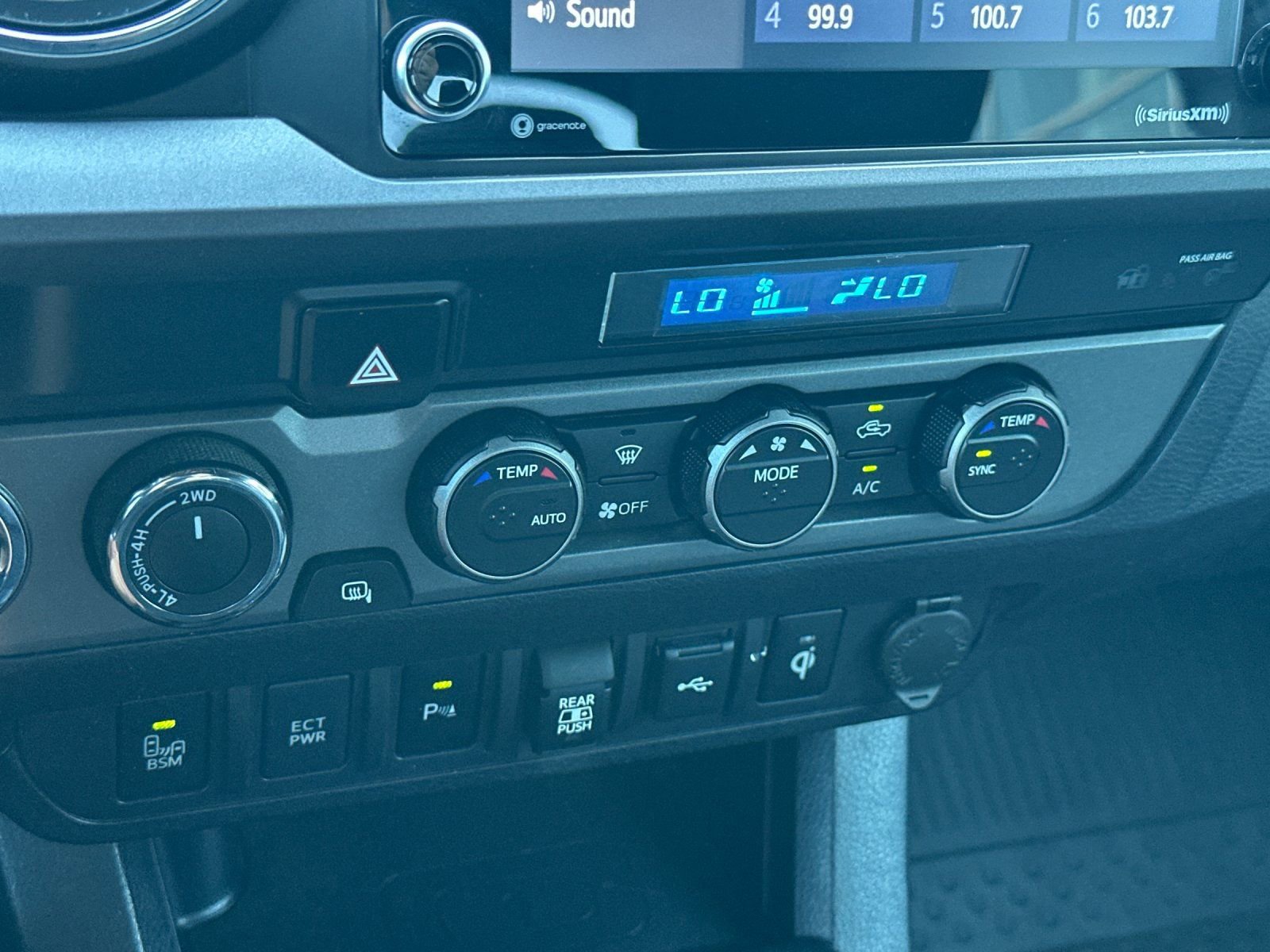 Used 2022 Toyota Tacoma TRD Off-Road w/ Technology Package image 22