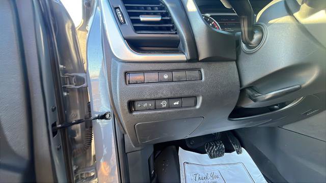 Used 2023 Nissan Rogue SV w/ SV Premium B Package image 11