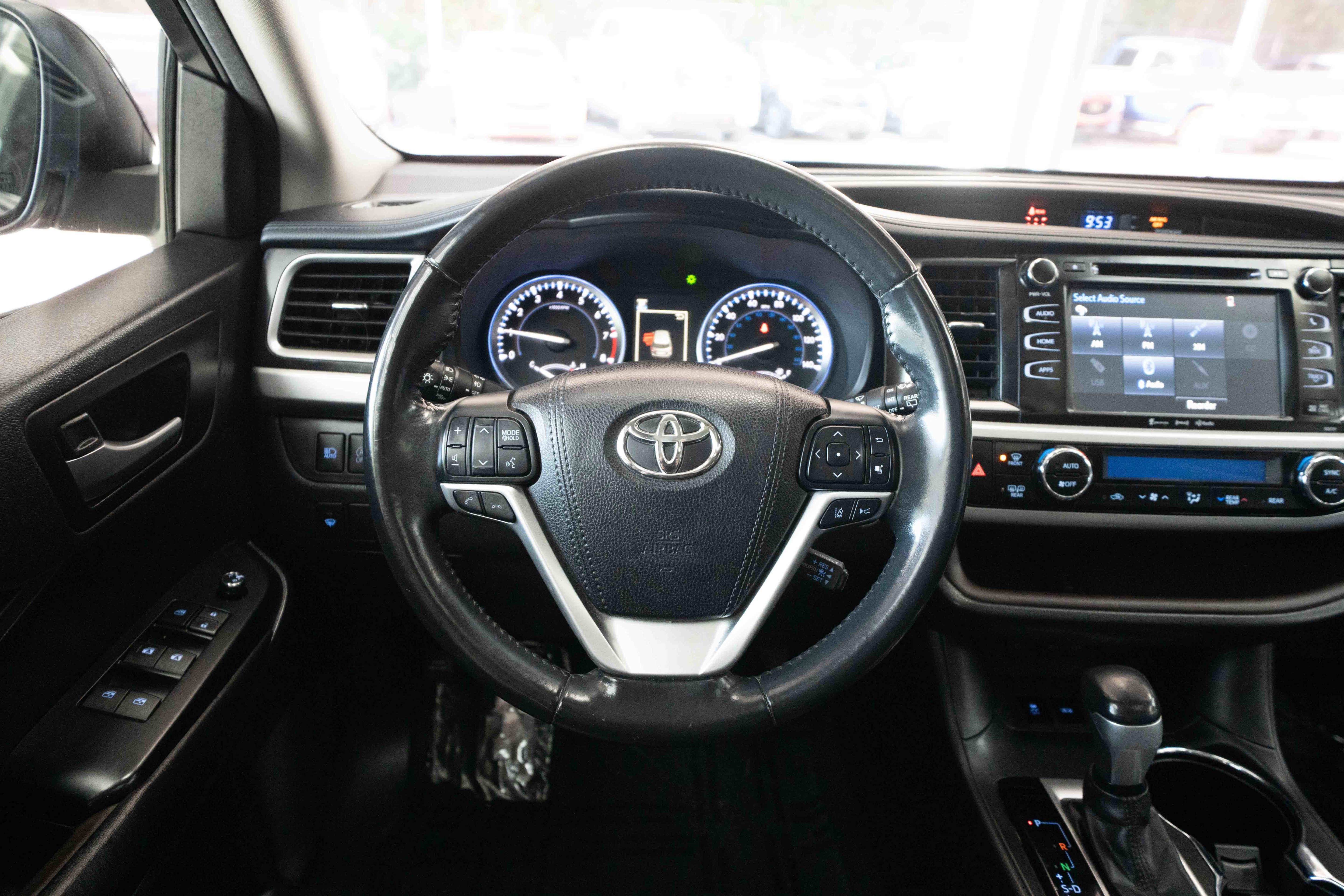 Used 2017 Toyota Highlander XLE image 21