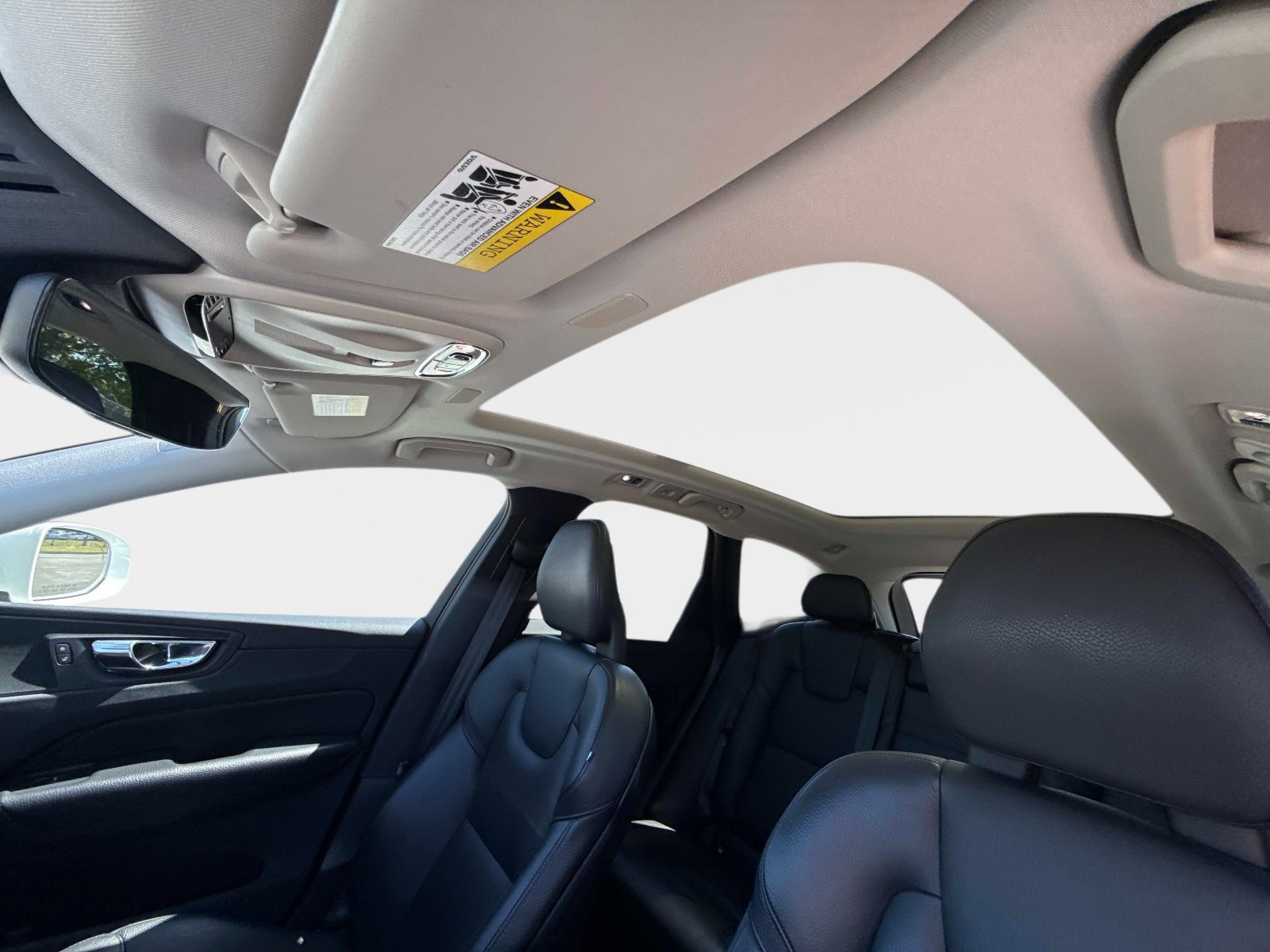 Used 2018 Volvo XC60 T5 Momentum w/ Convenience Package AWD/4WD image 34