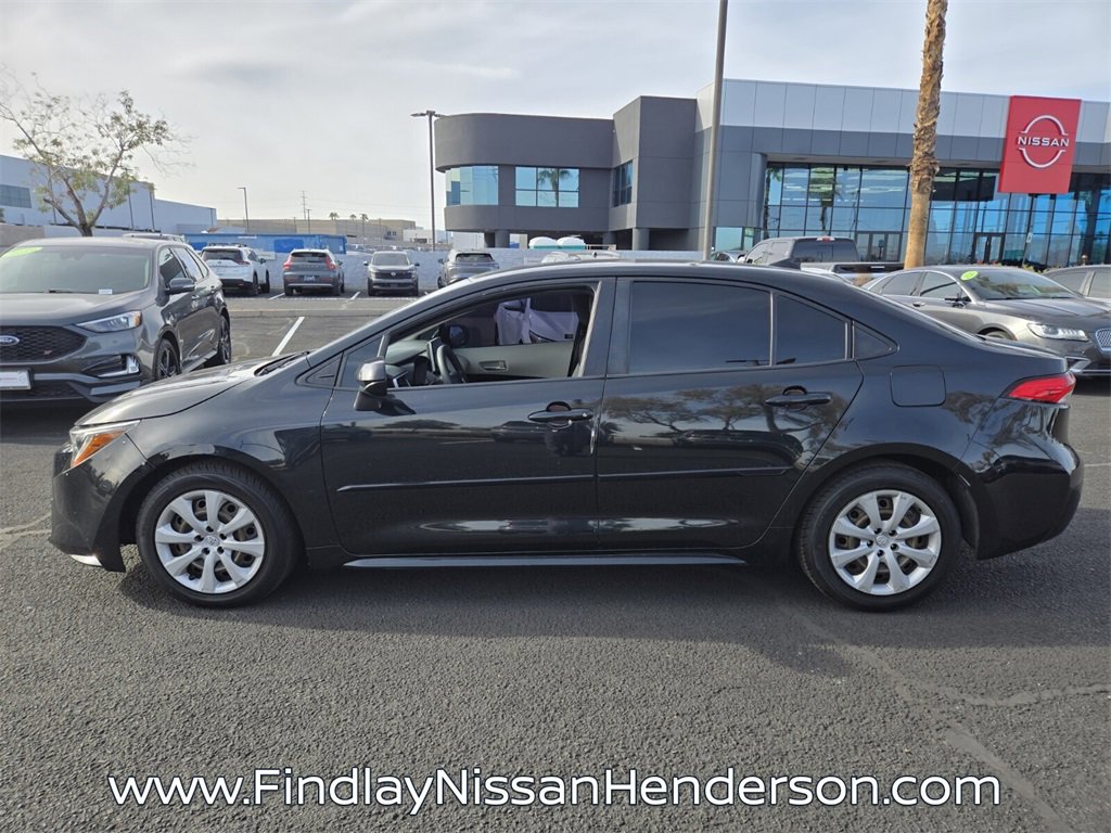 Used 2020 Toyota Corolla LE image 3