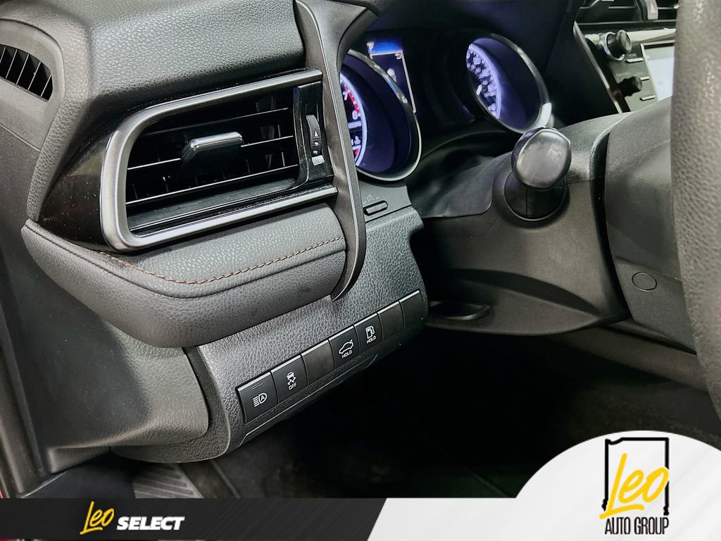 Used 2019 Toyota Camry LE image 10