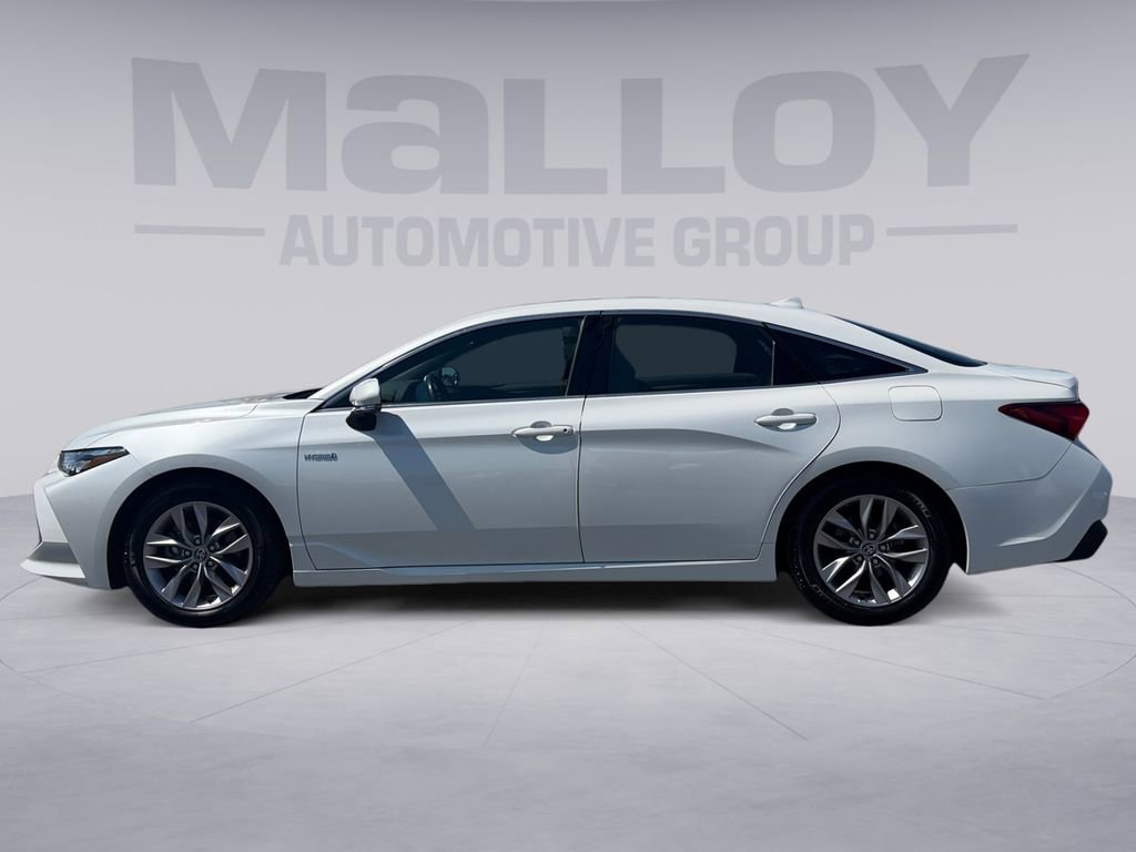 Certified 2020 Toyota Avalon XLE w/ Moonroof Package image 2